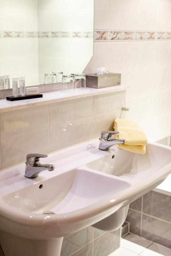 אנרודה Hotel & Restaurant Lengefelder Warte מראה חיצוני תמונה